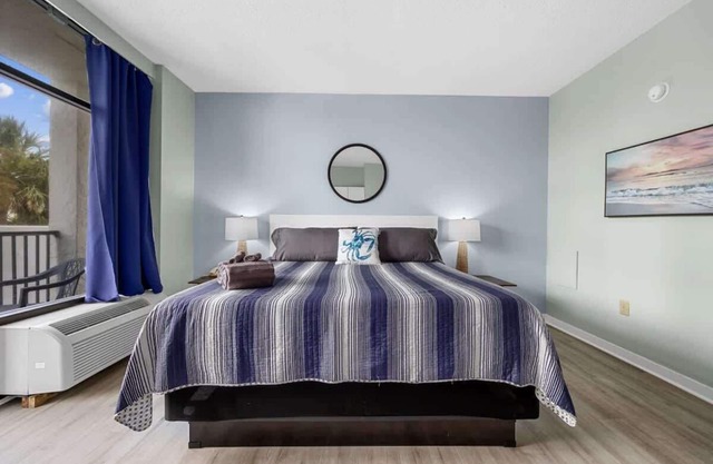 Nice Beach View Condo,King,Pool,Sm Dogs,F24