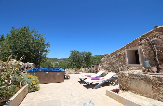 Nice cottage for a couple who loves romantic places!