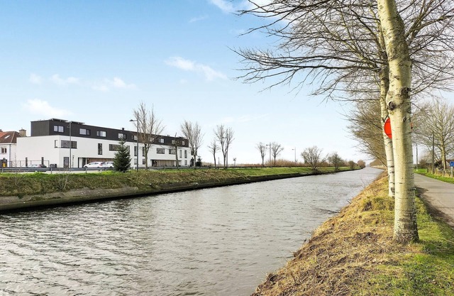 Nice home in De Panne with kitchen