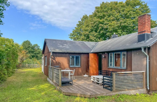 Nice home in Gotlands Tofta with WiFi