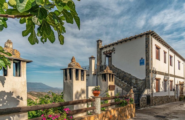 Nice home in Mecina Bombarón with WiFi