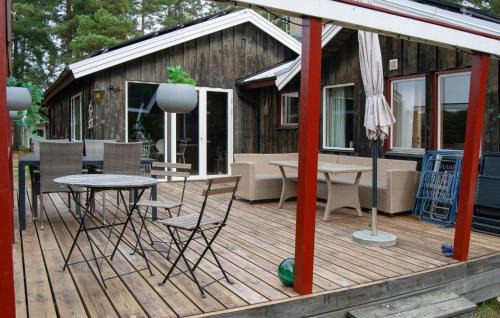 Nice Home In Muskö With Wifi