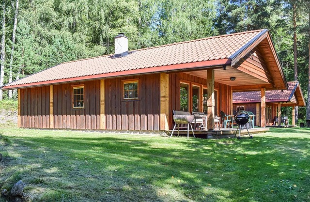 Nice home in Noresund with WiFi