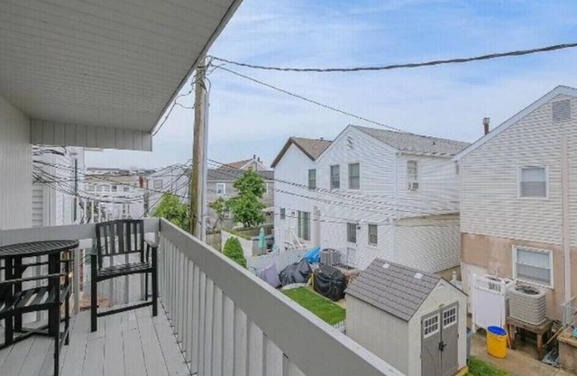 Nice House in Cute Beach Townn