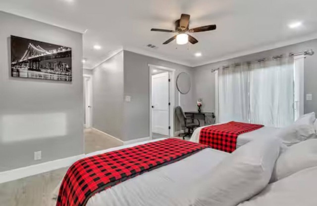 nice house W/big kitchen safe/quiet neighborhood/ Free Wifi/Laundry/Parkings