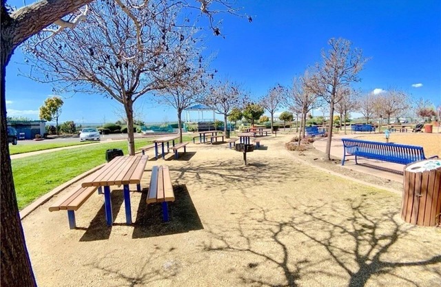 Nice Studio w/Private Entrance & Yard