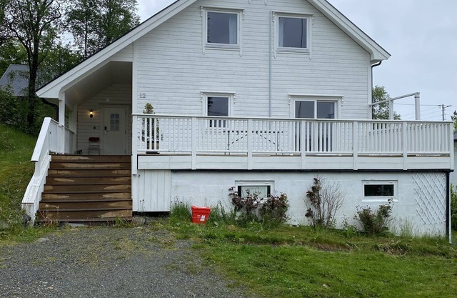 Nice villa with good space in Brattvåg sentrum/Ålesund