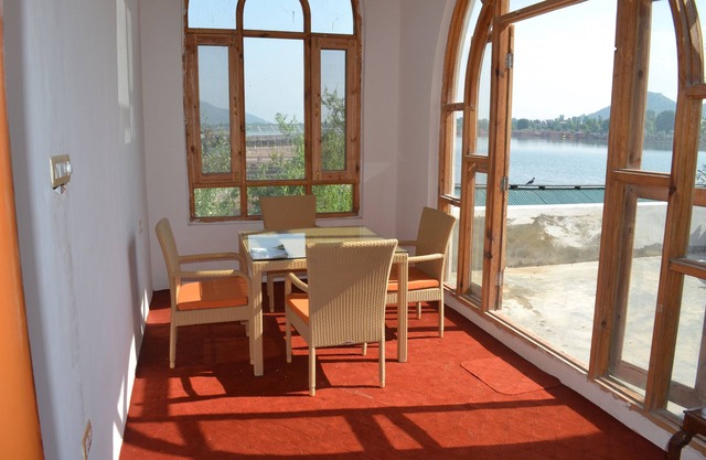 Nigeen Lake View Resort