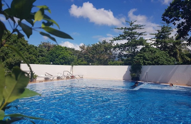 Ninong's Hotel