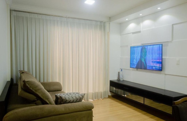 No CENTRO de Cascavel, atras do Ibis, confortavel e bom gosto