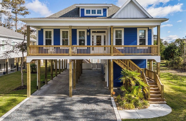 No Egrets: Stylish Home With Pool, Upscale Kitchen/Dining and More!