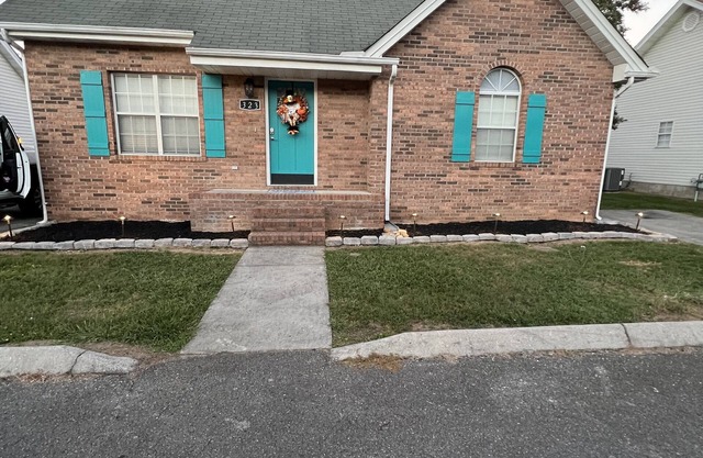 No winding road to travel. WE HAVE A OTHER HOUSES 3 DOORS APART ID: 1603900