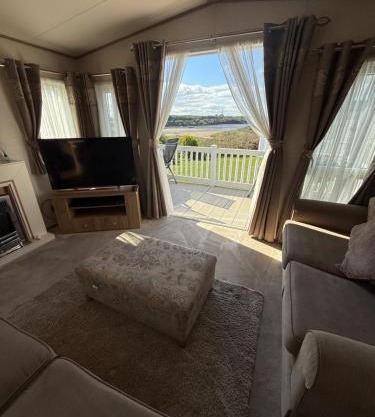 No38 - The Waterfront Sandy Bay