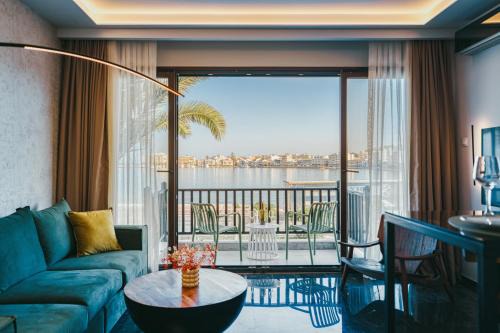 NOA-Luxury Stay with a view