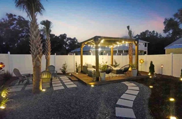 Noir&Blanc Villa| Modern Home Oasis (entire house)