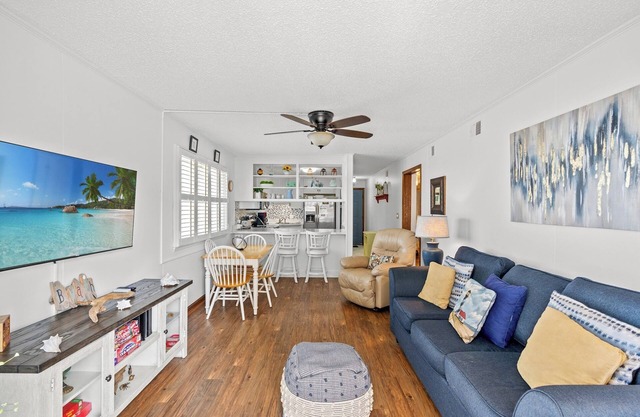 North Beach Villas 202- 2BR- Pool- Close to Beach