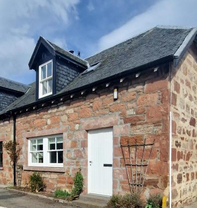 North Coast Property - Avoch Beach House - Luxury house with sea views