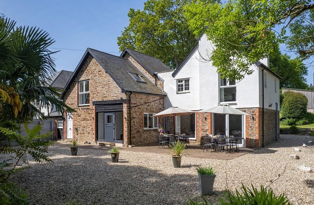 North Devon, pet-Friendly, 6 Bedroom House on 41 Acre Private Country Estate