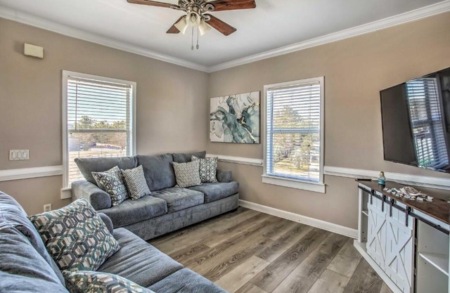 North Myrtle Beach Condo about Half Mi to Beach!