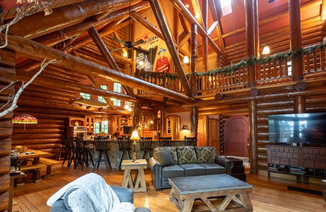 Northwoods Lake Escape Bonfires, Boats & Fish!