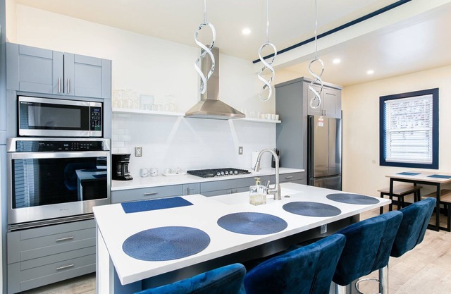 Notre Dame Home Steps to Campus w/Hot Tub