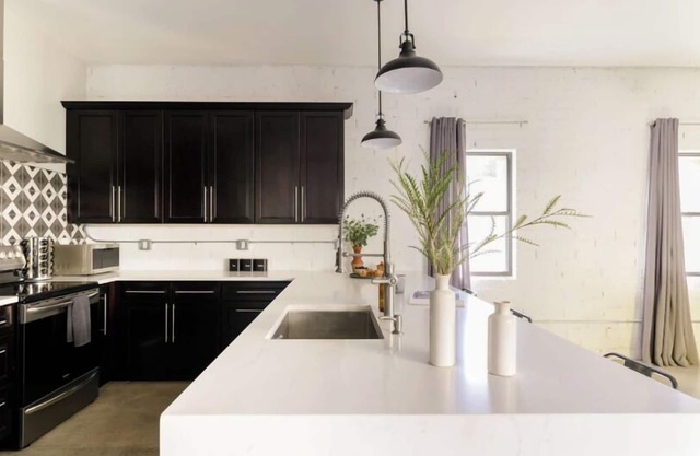 Nova-in the Middle of Old Town-walk to Everything!