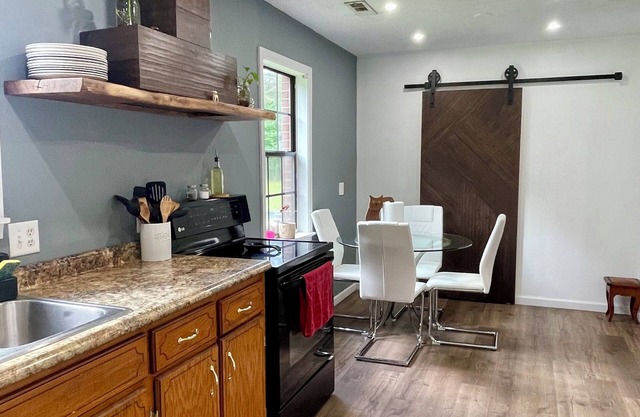 NOW ACCOMMODATING 4 GUESTS!