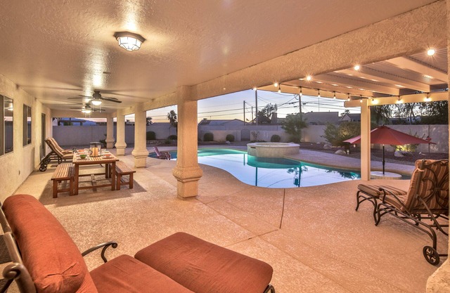 NOW BOOKING FOR FALL & WINTER 2025 - BEAUTIFUL HOME !