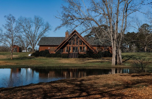 Nubbintown Lodge Great for Large Family or Retreat