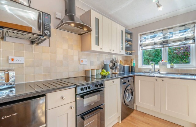 Number 5 - Wortwell - Two Bedroom House, Sleeps 4