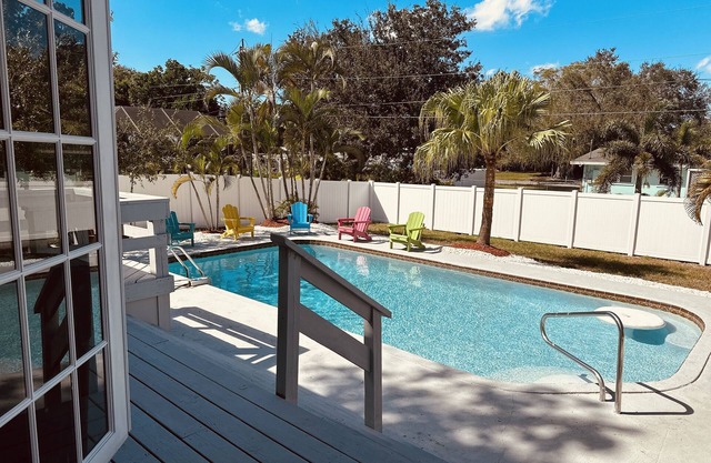 nYour Perfect Westcoast Vacation Getawayn12 guests, Pool, A beautiful deck!
