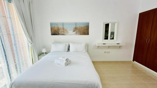 O07 Luxury Furnished Studio Apartment near bus stop Garden view Persia Cluster