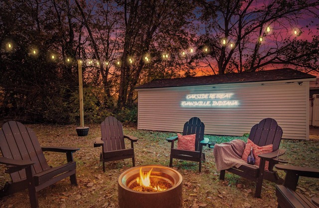 Oakside Retreat – Private Getaway with Huge Yard, Firepit and Game Room