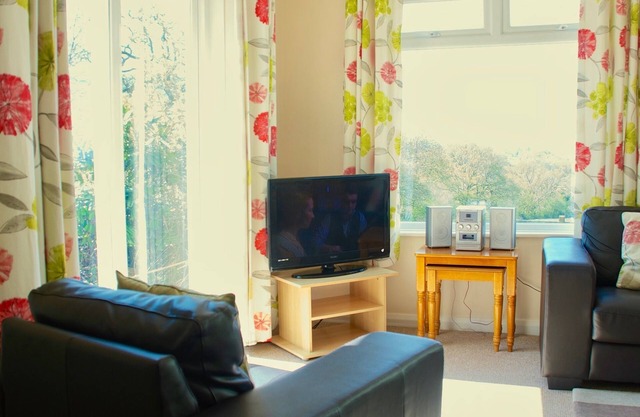 Oaktree Cottage a house with amazing views of the Devon Countryside