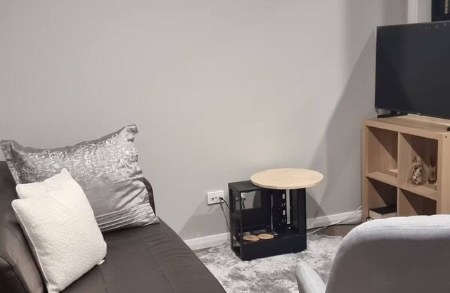 Oasis in the heart of Dural-7 mnt away frm 3 Metro stations.Direct Metro to CBD.