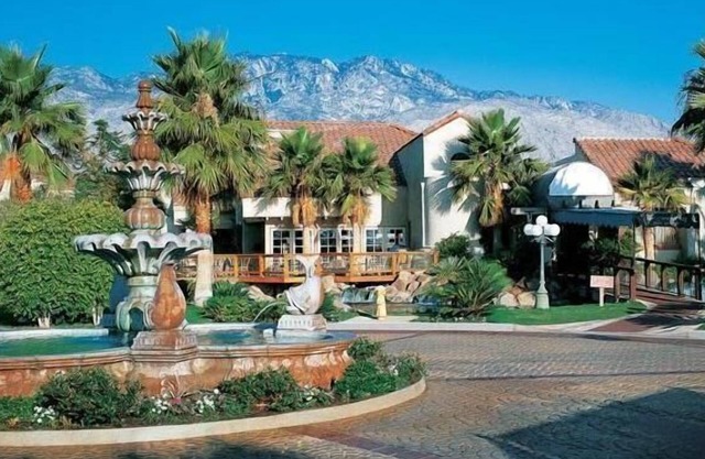 "Oasis Mtn View"Condon2 Primary Suites,2.5 Bath, Tennis,Pickleball,8 Pools/Spasn