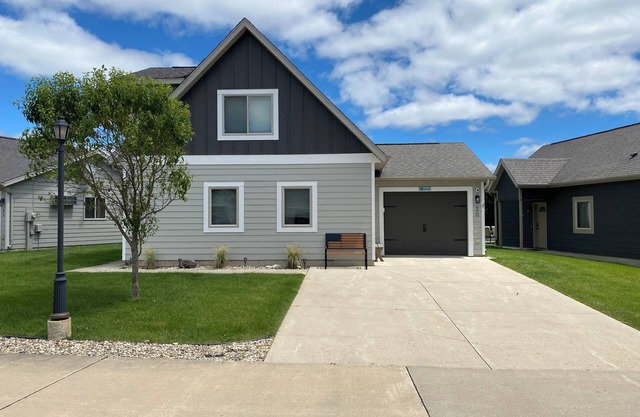 Oasis Stay on the Pond!