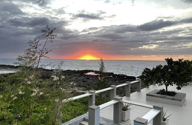 Ocean and sunset view condo!