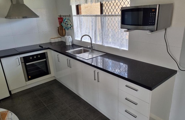 Ocean Beach Chalet 18