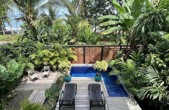 Oceanfront Beach House, Reconnect, RELAX, Modern Comfort, Wifi, A/C, Pool