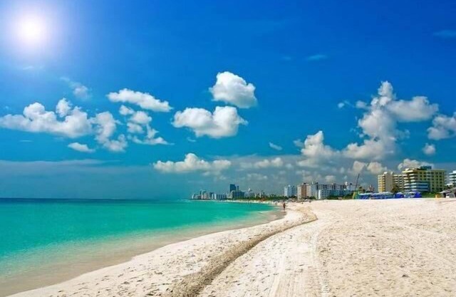 OCEAN Dr, Steps to Beach, POOL APT. 1/1, WITH PARKING PERMIT and CITY APPROVED.