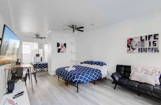Ocean Drive Best Deal, w/2 Queen Beds, Near Beach