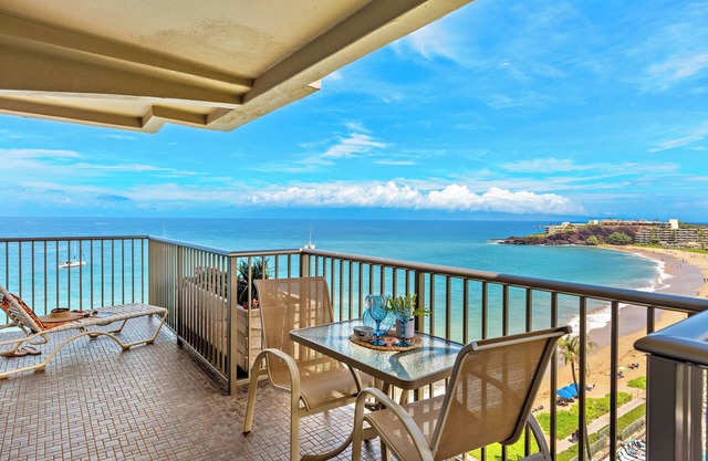 Ocean Frnt steps from beach, dining, shopping 952