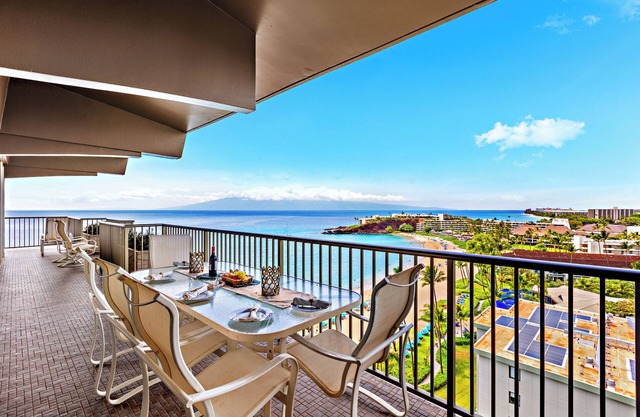 Ocean Frnt steps from beach, dining, shopping 1202