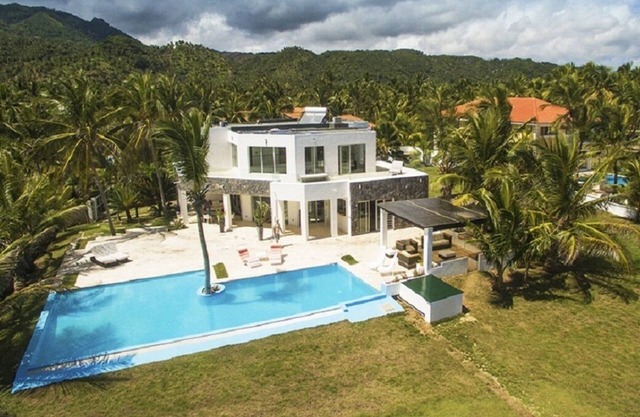 Ocean Front and Beach Luxury Villa