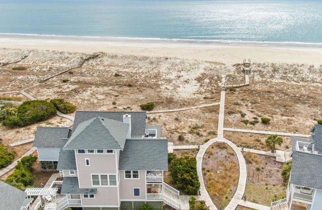 Ocean Front Cottage Pet Friendly with Bhi and Shoals Clubs