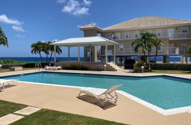 Ocean Front Divers Haven - World Class Diving & Snorkeling One Giant Stride Away