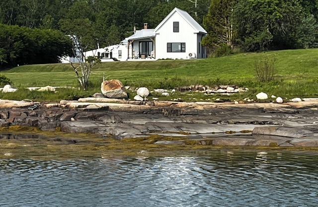 Ocean front home directly on Dyers Bay!