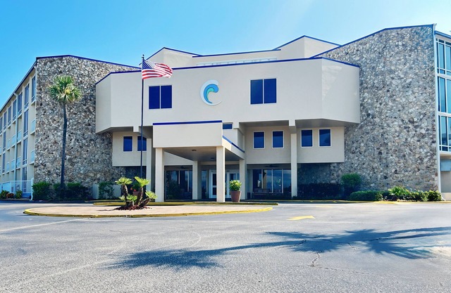 Ocean Front Resort w/Beachfront Pool & Beach Access - 2 Bedroom Unit