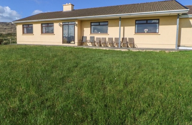 OCEAN HEIGHTS, family friendly in Glengarriff, County Cork